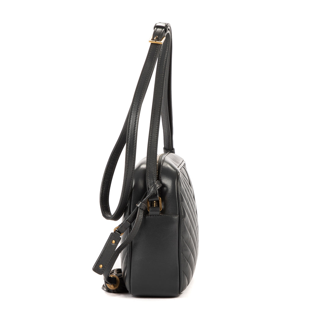 Bolso de hombro Lou Camera de piel de becerro gris oscuro acolchado con motivo chevron