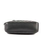 Bolso de hombro Lou Camera de piel de becerro gris oscuro acolchado con motivo chevron