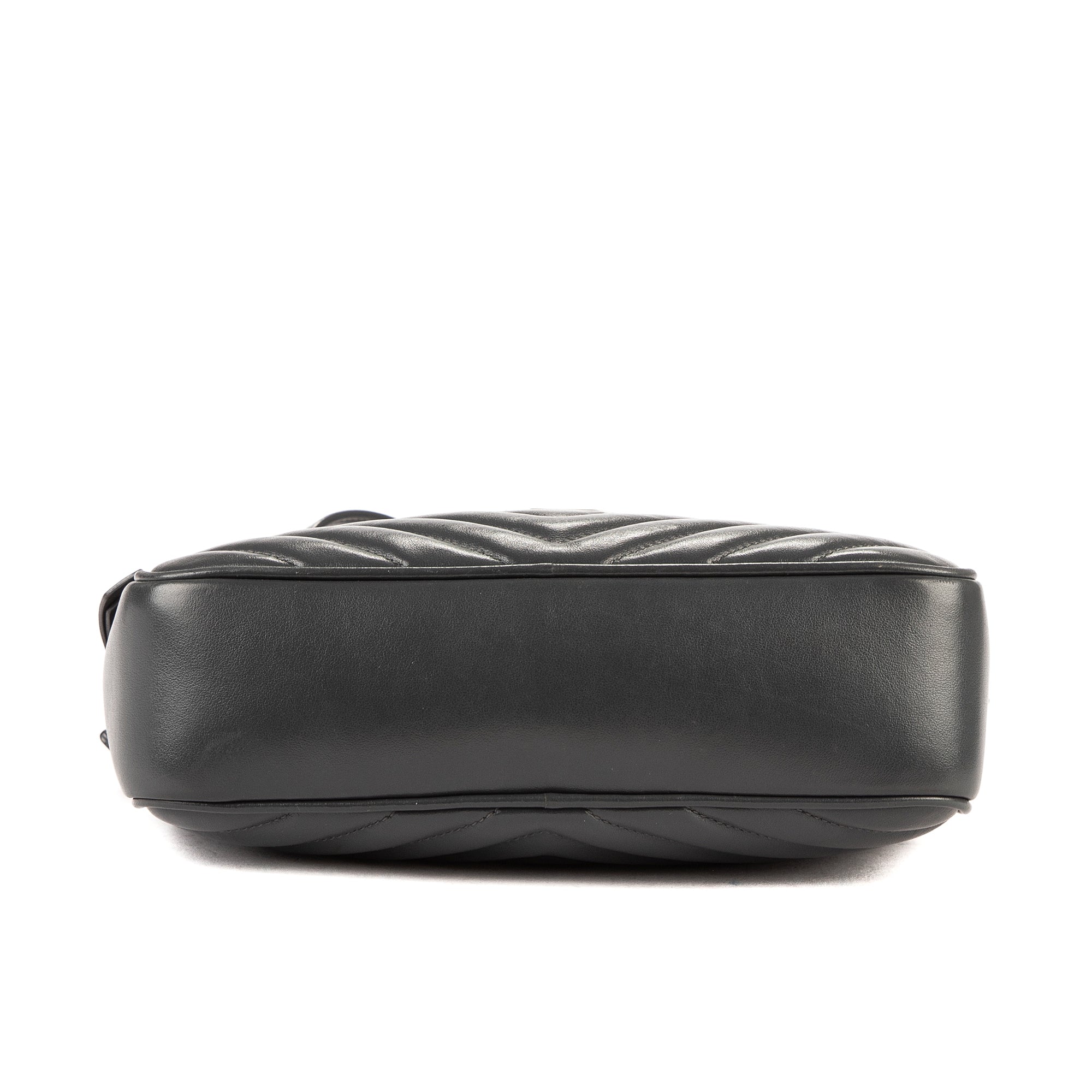 Bolso de hombro Lou Camera de piel de becerro gris oscuro acolchado con motivo chevron