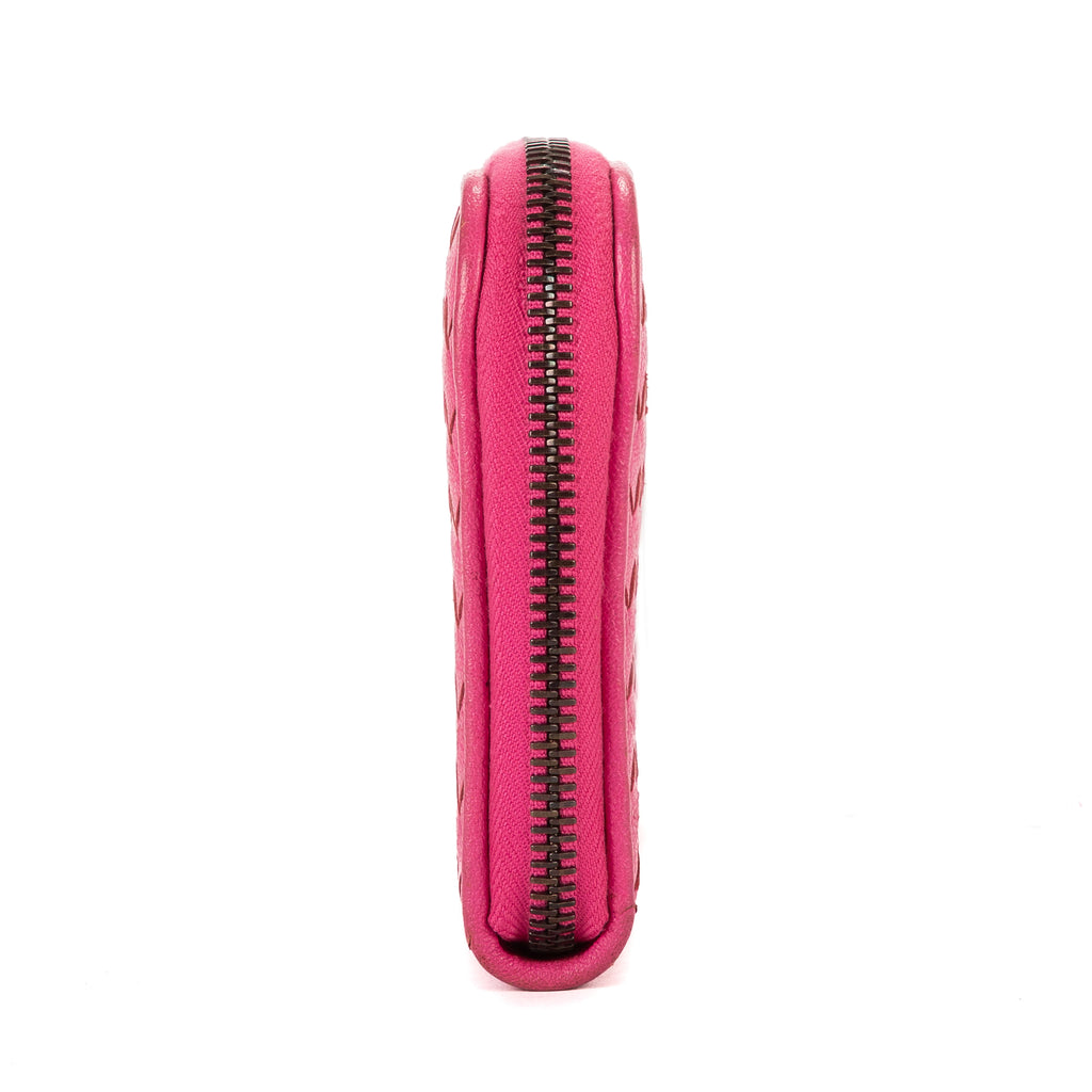 Portefeuille zippé Intrecciato en cuir nappa Intrecciato rose