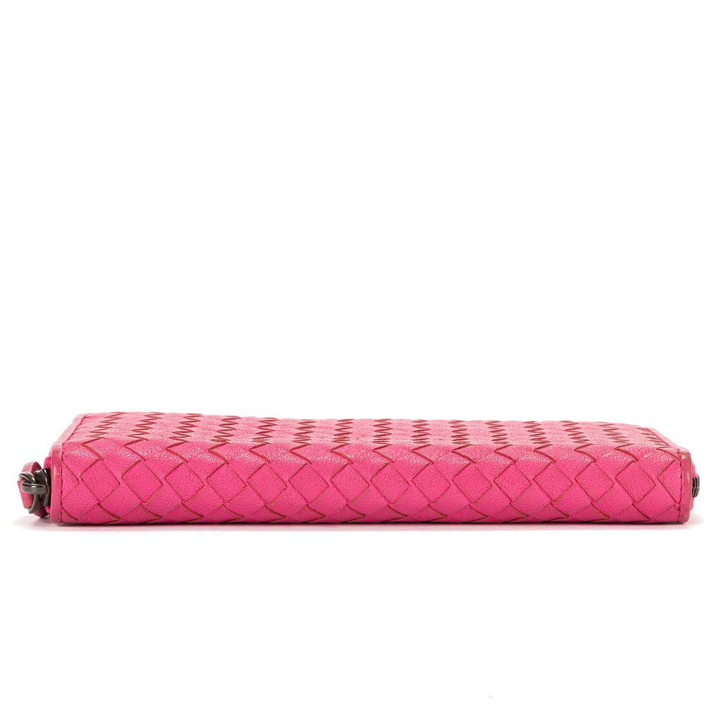 Portefeuille zippé Intrecciato en cuir nappa Intrecciato rose