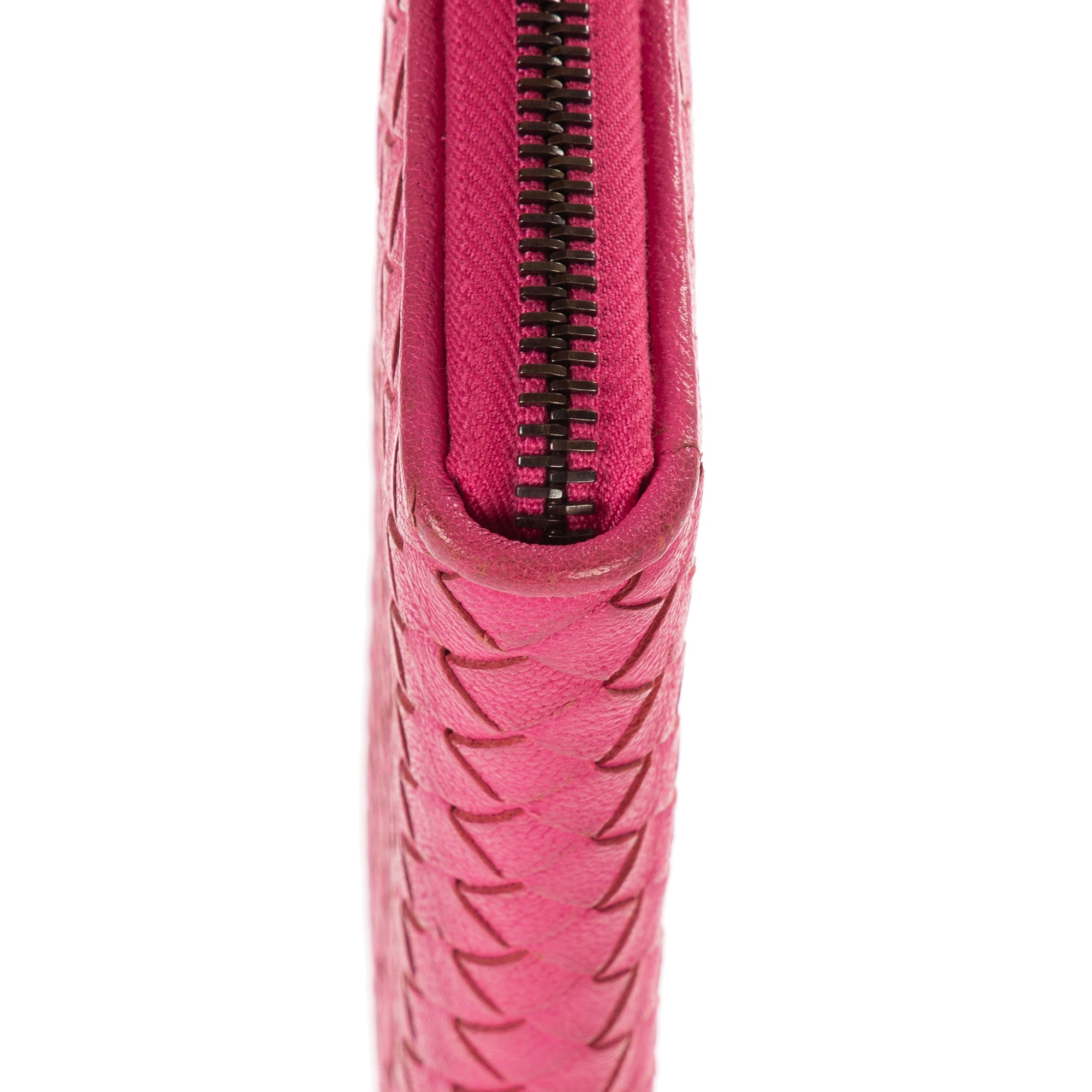 Portefeuille zippé Intrecciato en cuir nappa Intrecciato rose
