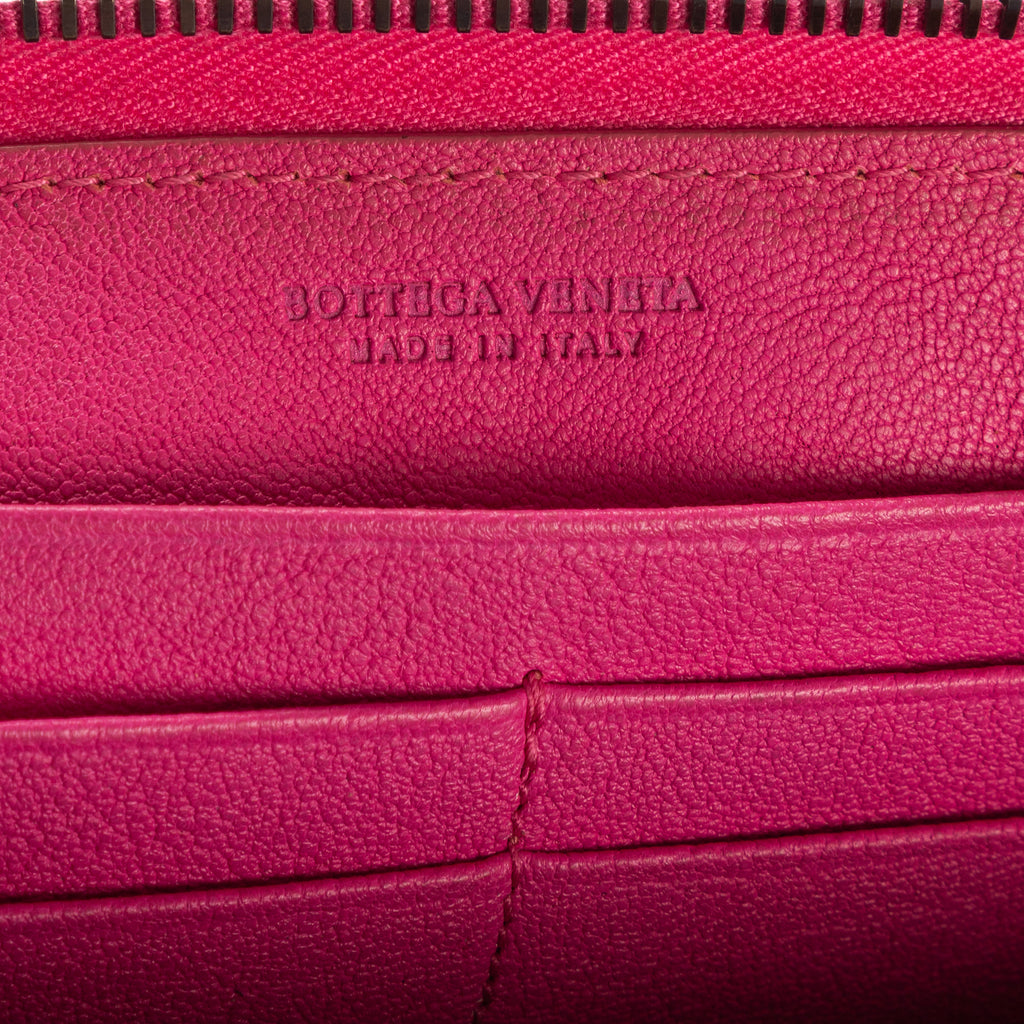 Portefeuille zippé Intrecciato en cuir nappa Intrecciato rose