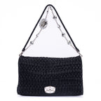 Bolso de hombro de piel matelassé negra con relieve de cristal
