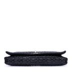 Bolso de hombro de piel matelassé negra con relieve de cristal