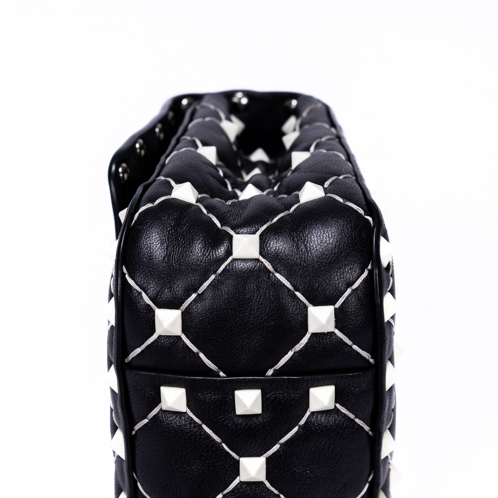 Shoulder Bag Rockstud Spike Chain Small White Pebbled Leather with Pyramid Studs