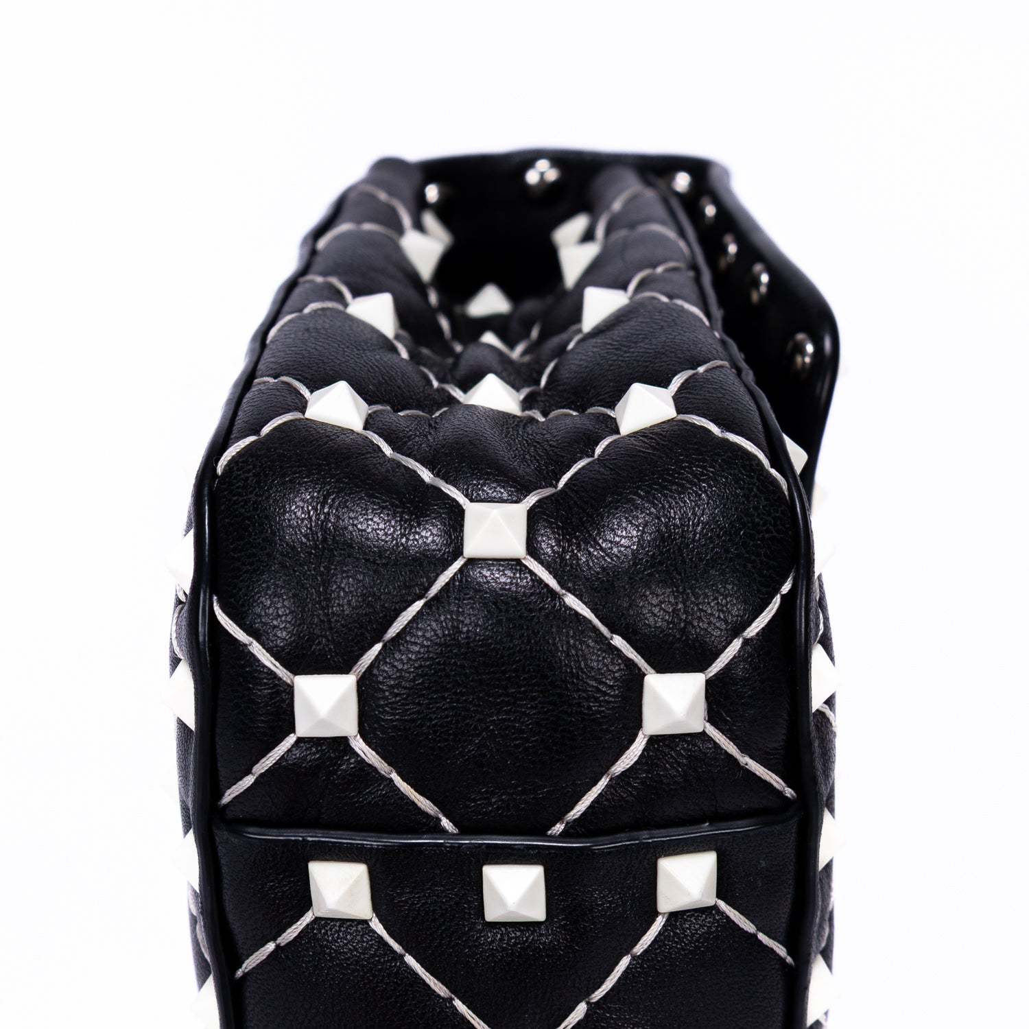 Shoulder Bag Rockstud Spike Chain Small White Pebbled Leather with Pyramid Studs
