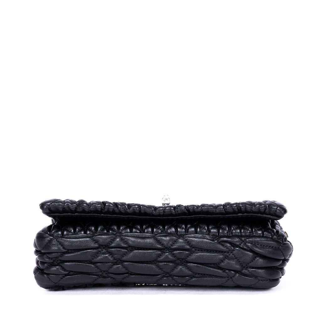 Minibolso de Bandolera de Cristal de Cloqué con Piel Nappa Gaufre Negra