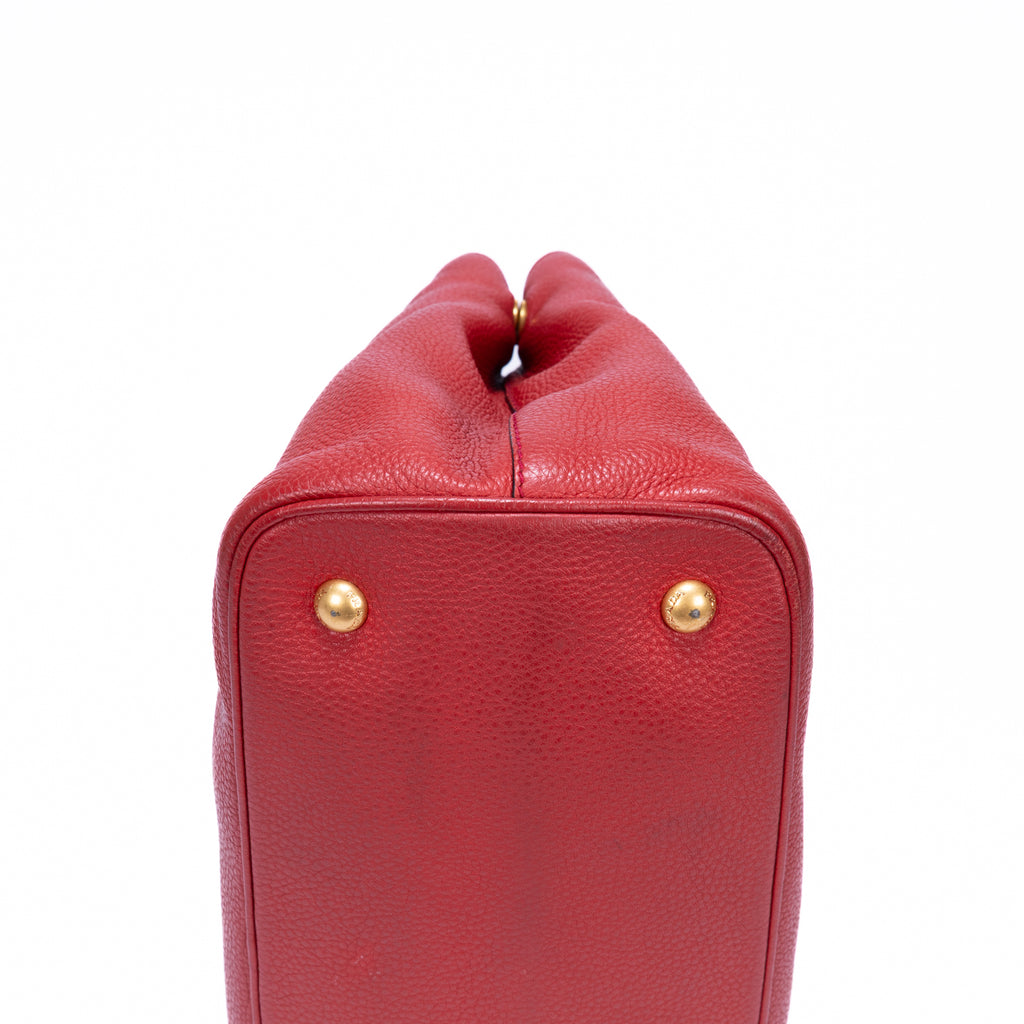 Sac porté épaule Cabas bandoulière fourre-tout en cuir Vitello Phenix rouge