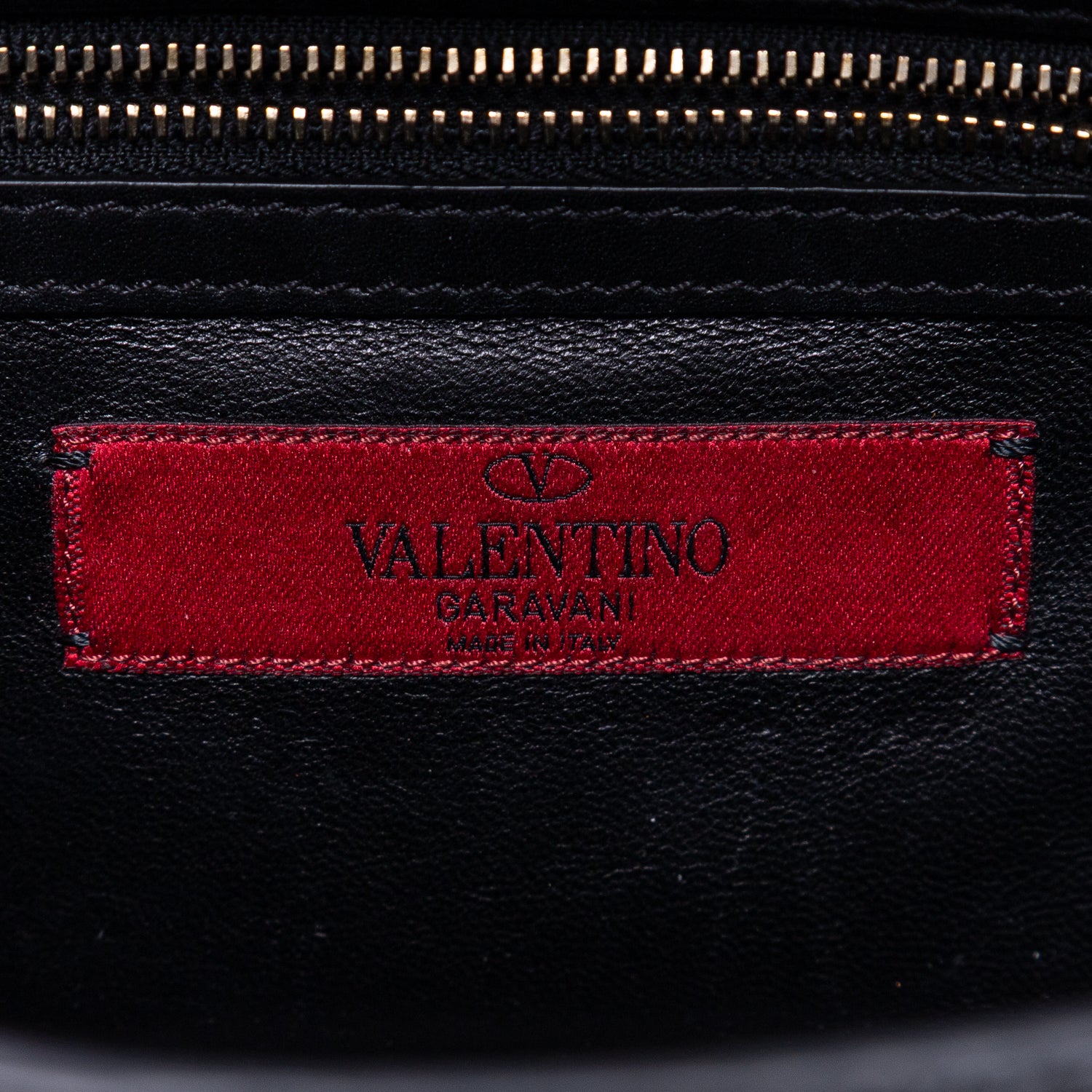 Sac à bandoulière Rockstud en daim noir et cuir lisse