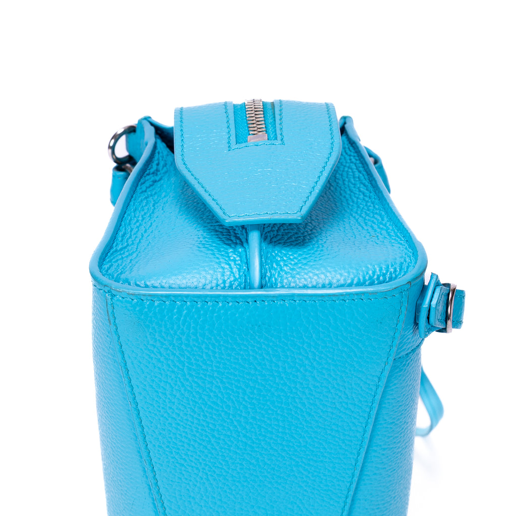 Bolso Neo Classic Mini de cuero granulado azul