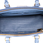 Bolso tote Galleria de doble cremallera mediano de piel Saffiano Lux azul claro