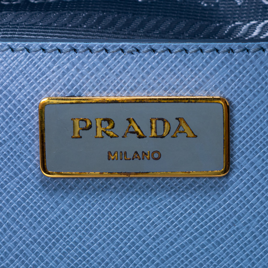 Bolso tote Galleria de doble cremallera mediano de piel Saffiano Lux azul claro