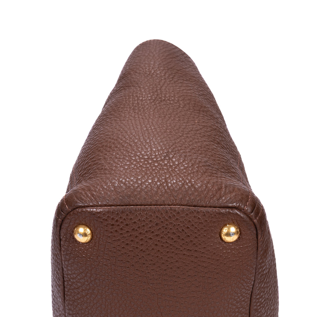 Bolso tote con bolsillos laterales de piel Vitello Daino marrón
