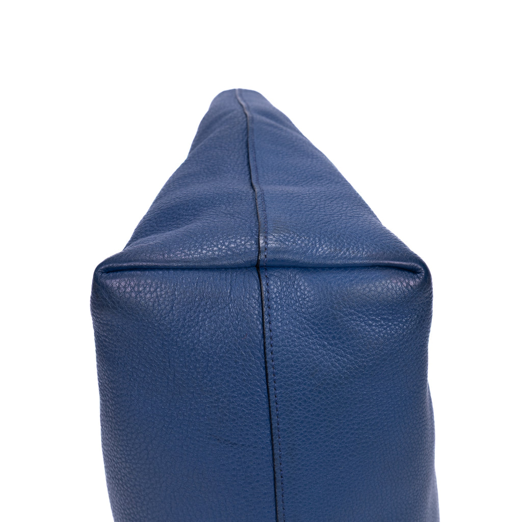Sac cabas classique en cuir Vitello Daino bleu