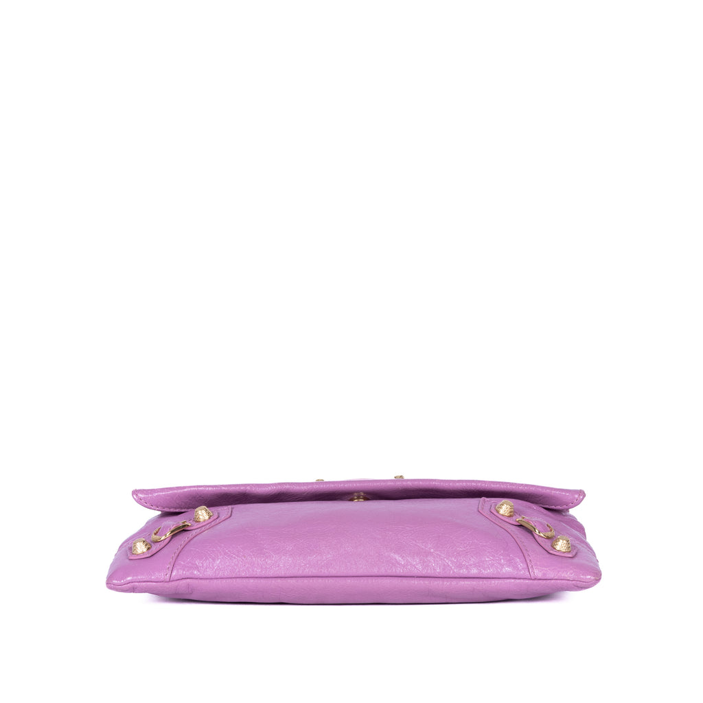 Bolso de hombro Giant 12 Envelope Clutch de piel de becerro envejecida rosa