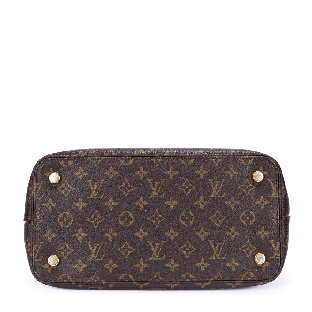 Shoulder Bag Lockit Vertical MM Brown Monogram Canvas
