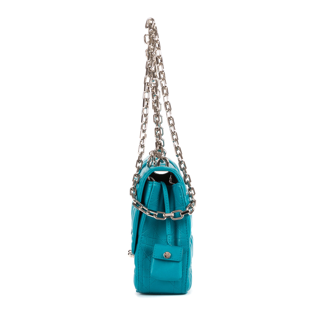 Bolso de hombro Miss Dior mediano de piel Cannage azul