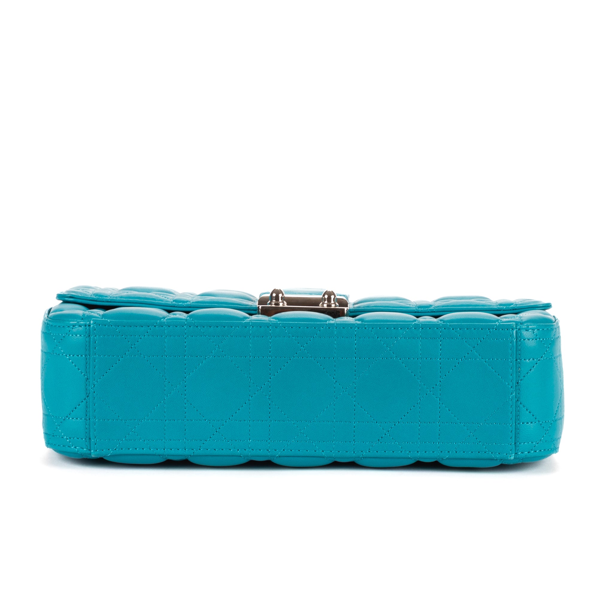 Bolso de hombro Miss Dior mediano de piel Cannage azul