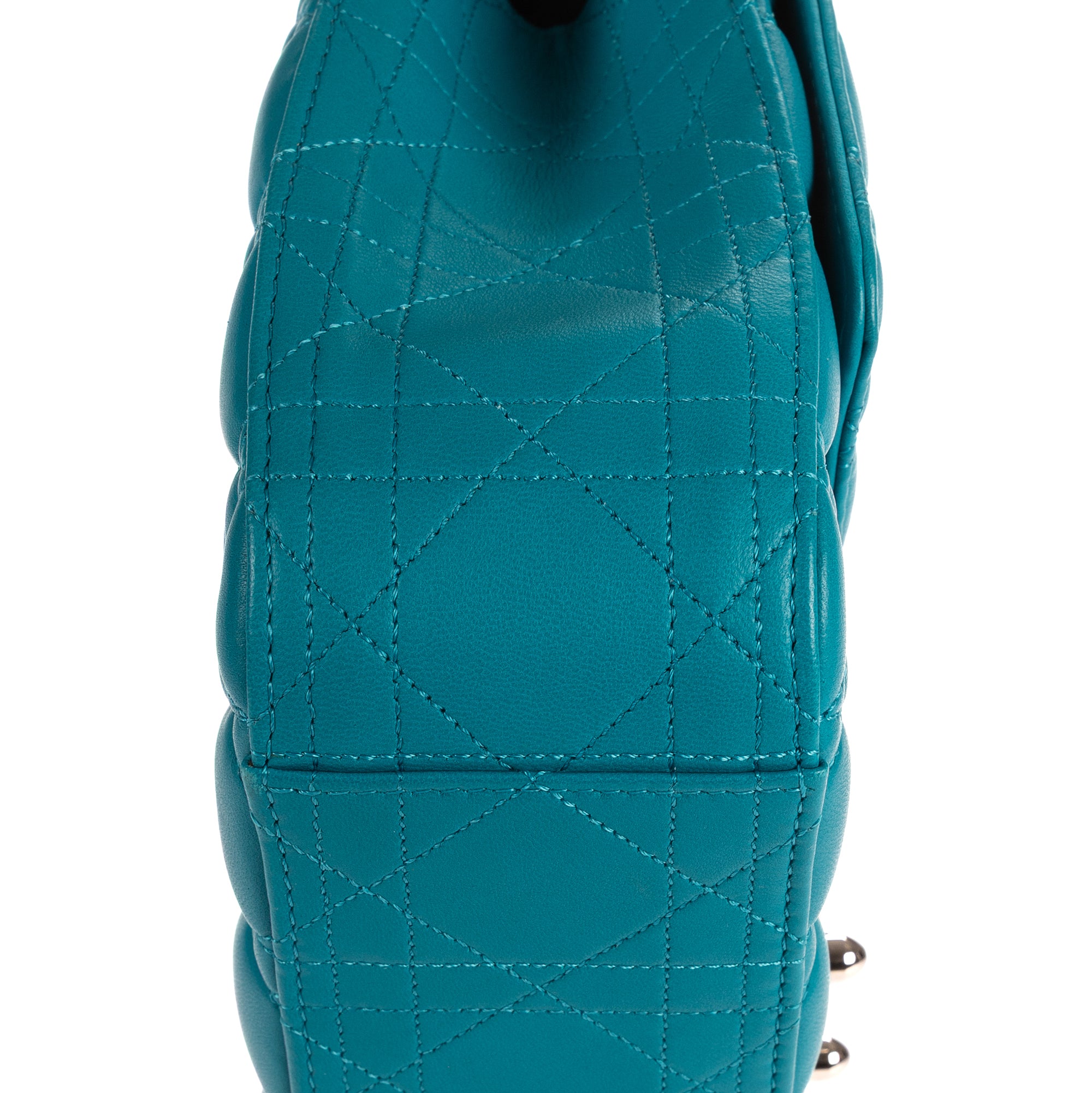 Bolso de hombro Miss Dior mediano de piel Cannage azul