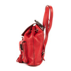 Mochila de bambú con borlas de cuero granulado rojo