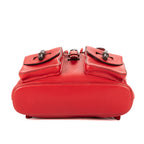 Mochila de bambú con borlas de cuero granulado rojo