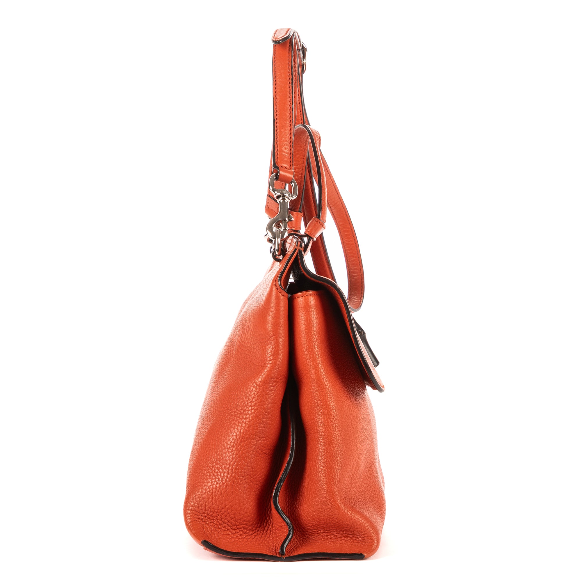 Bolso de mano de bambú con asa superior de cuero granulado naranja