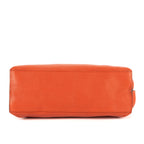 Bolso de mano de bambú con asa superior de cuero granulado naranja