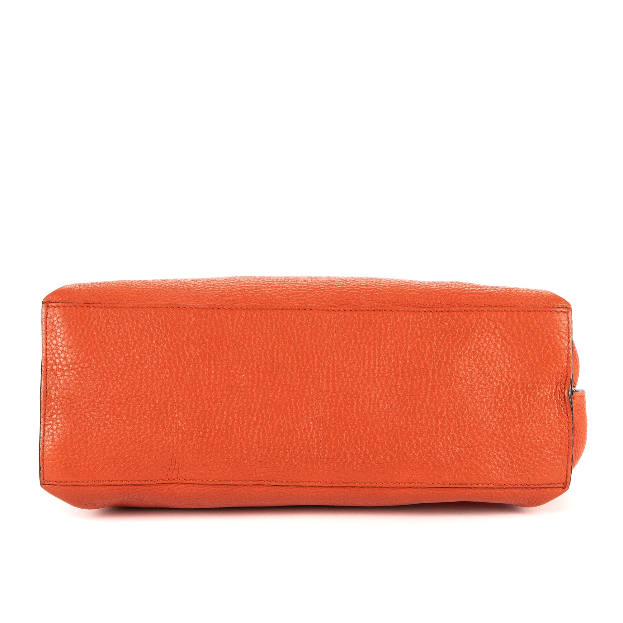 Bolso de mano de bambú con asa superior de cuero granulado naranja