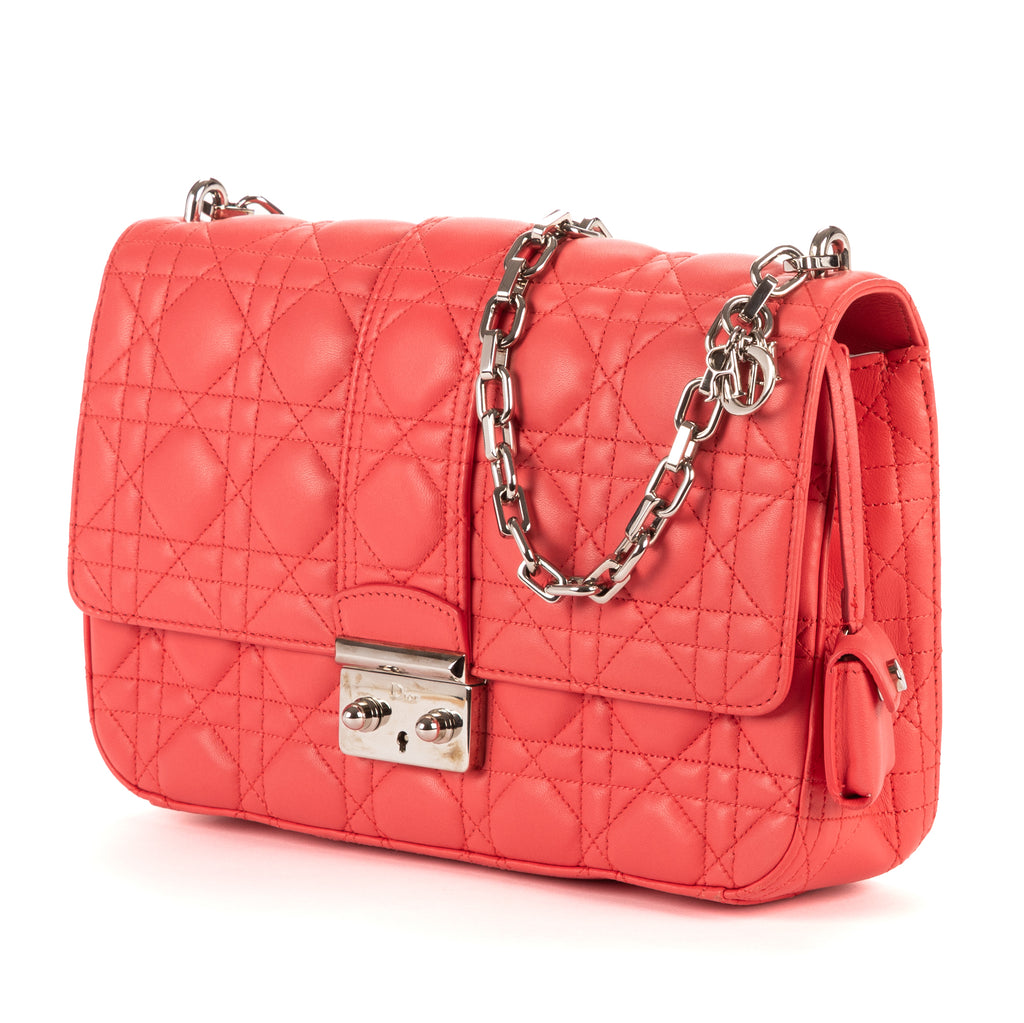 Bolso de hombro Miss Dior mediano de cuero Cannage rosa brillante