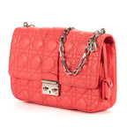 Bolso de hombro Miss Dior mediano de cuero Cannage rosa brillante