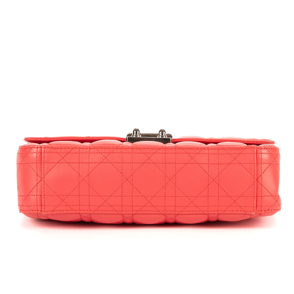 Bolso de hombro Miss Dior mediano de cuero Cannage rosa brillante