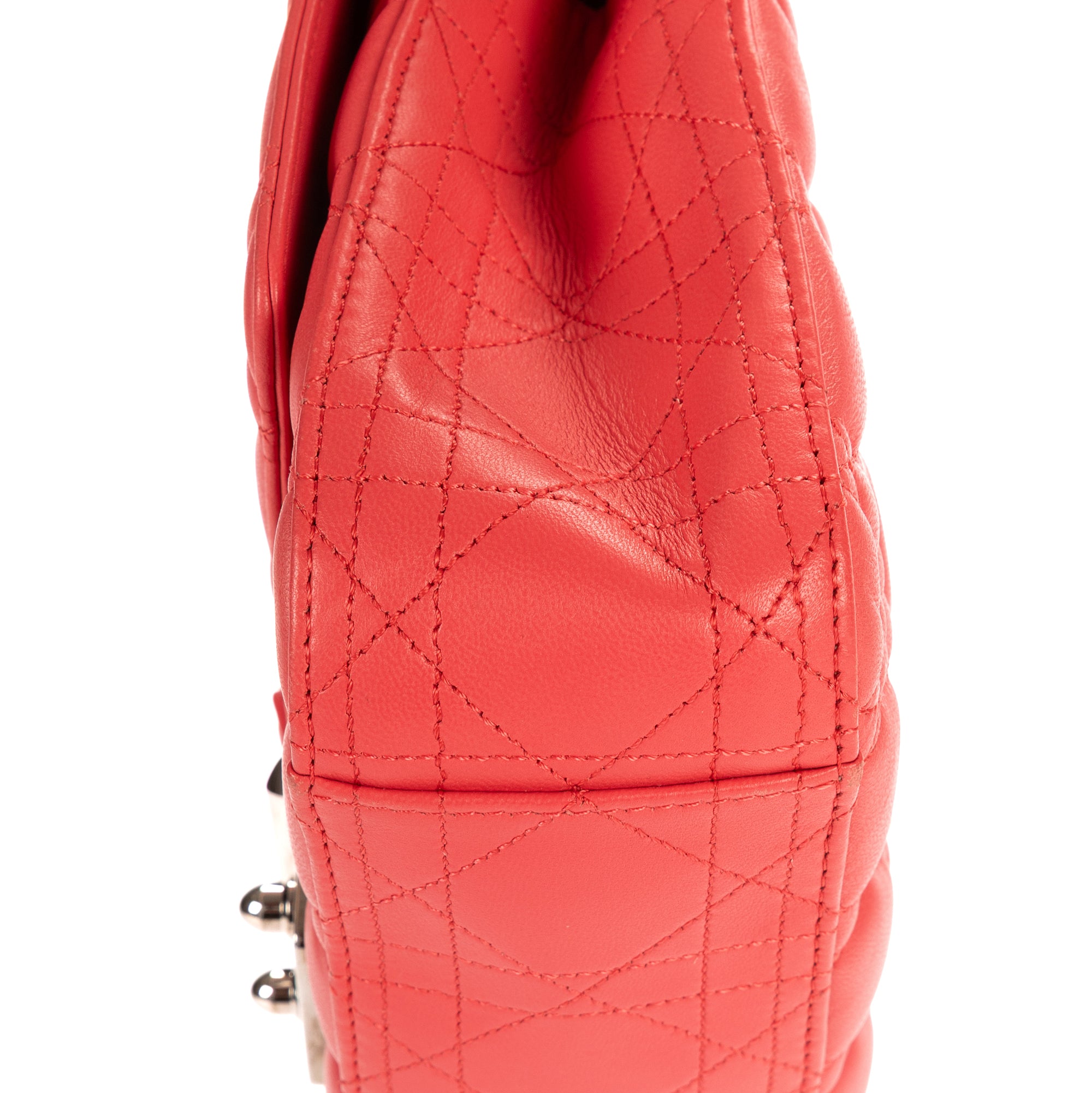 Bolso de hombro Miss Dior mediano de cuero Cannage rosa brillante