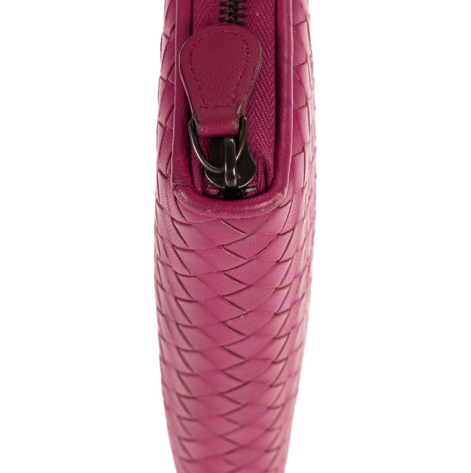 Portefeuille zippé en cuir nappa Intrecciato rose