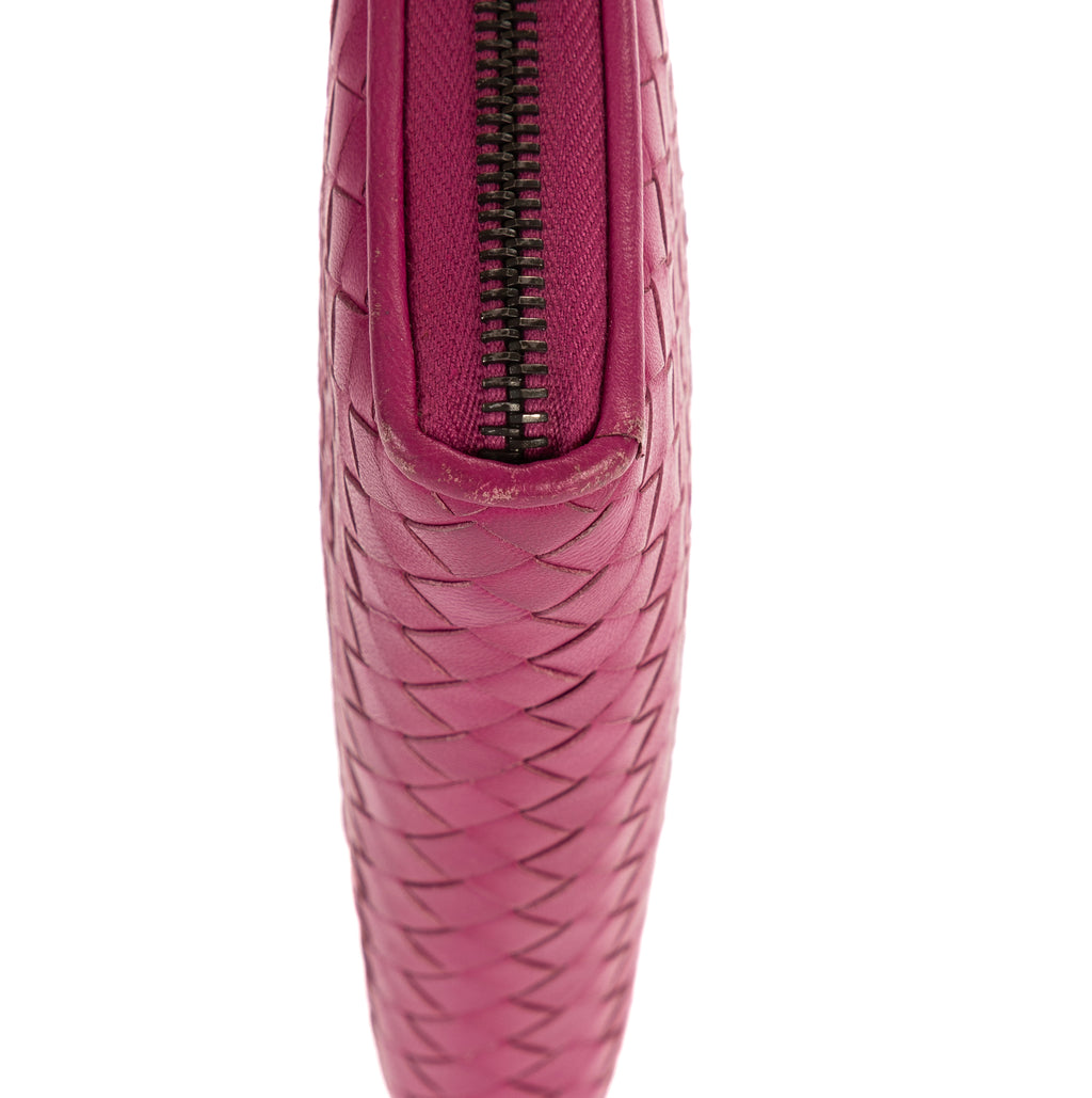 Portefeuille zippé en cuir nappa Intrecciato rose