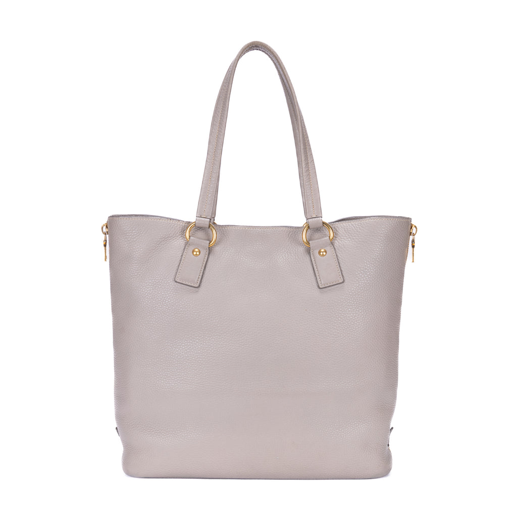 Bolso bandolera con cremallera lateral de piel Vitello Daino gris
