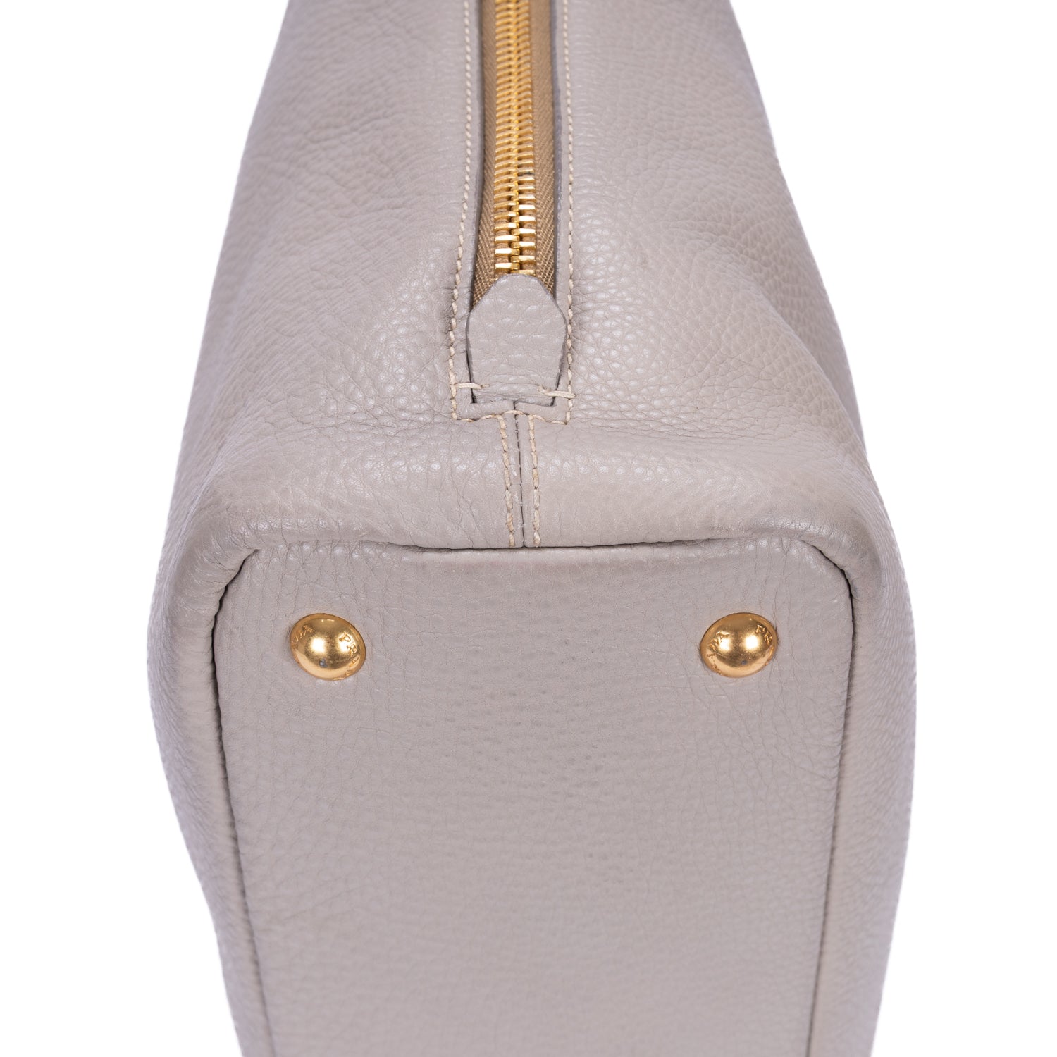 Bolso bandolera con cremallera lateral de piel Vitello Daino gris