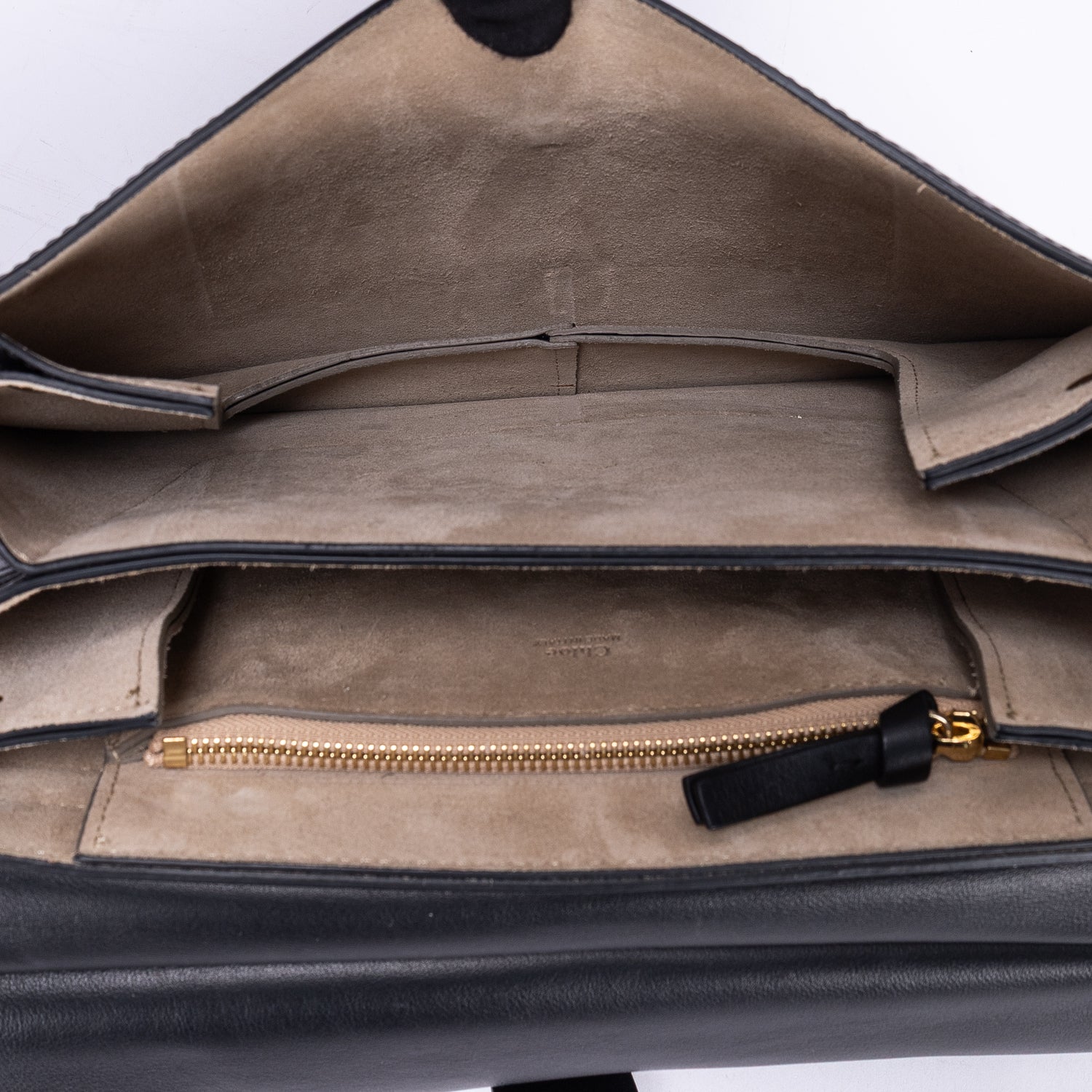 Bolso de hombro mediano Faye de piel de becerro negra