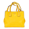 Bolso de mano Cabas Tote de cuero Vitello Daino amarillo