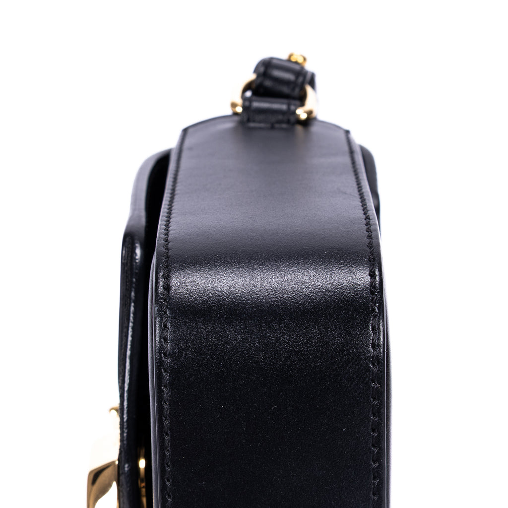 Bolso de hombro mini bandolera C de piel de becerro negra