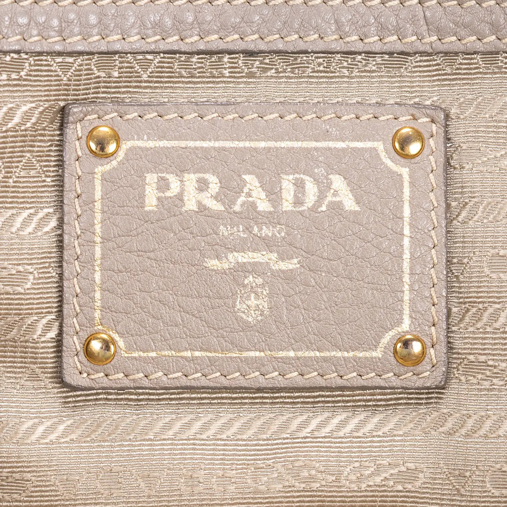 Sac bandoulière cabas en cuir Vitello Daino gris