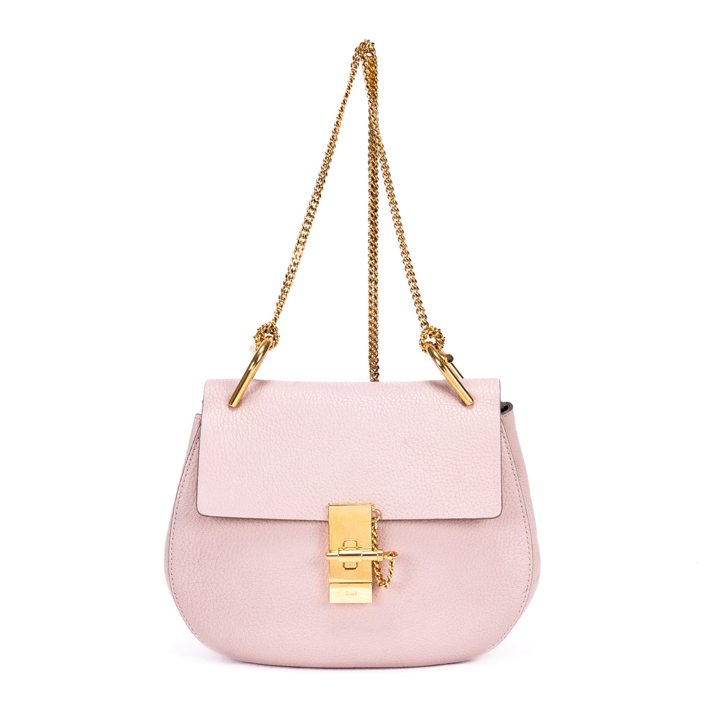 Bolso de hombro Drew Crossbody de piel de becerro granulada rosa
