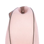 Bolso de hombro Drew Crossbody de piel de becerro granulada rosa