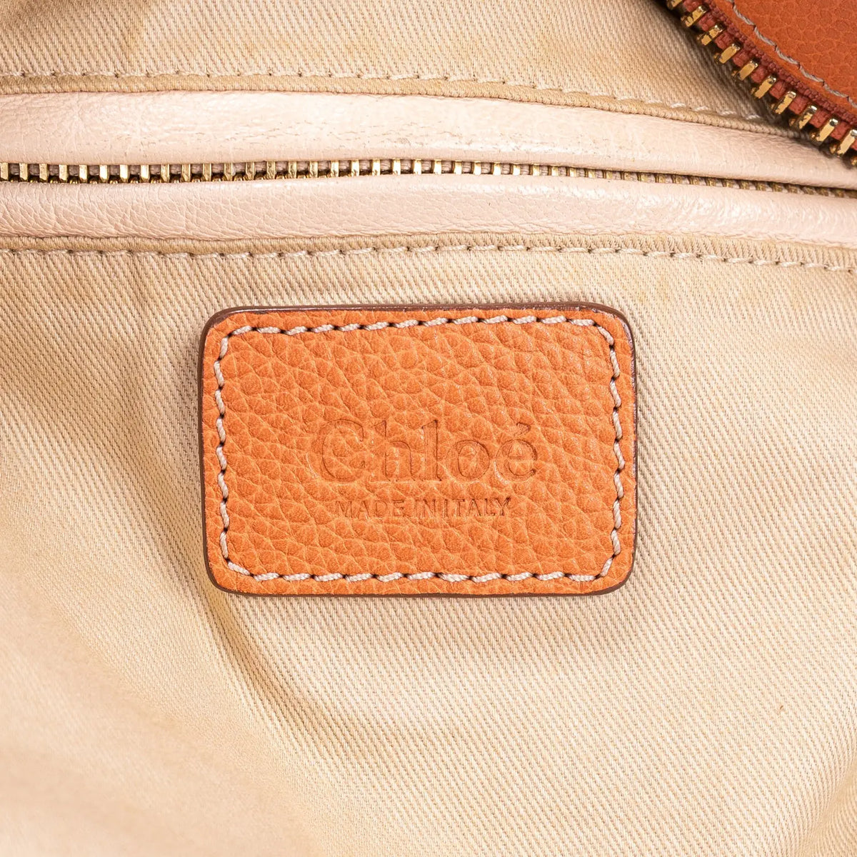 Bolso de Hombro Mediano Paraty Mediano Naranja Piel de Becerro Granulada