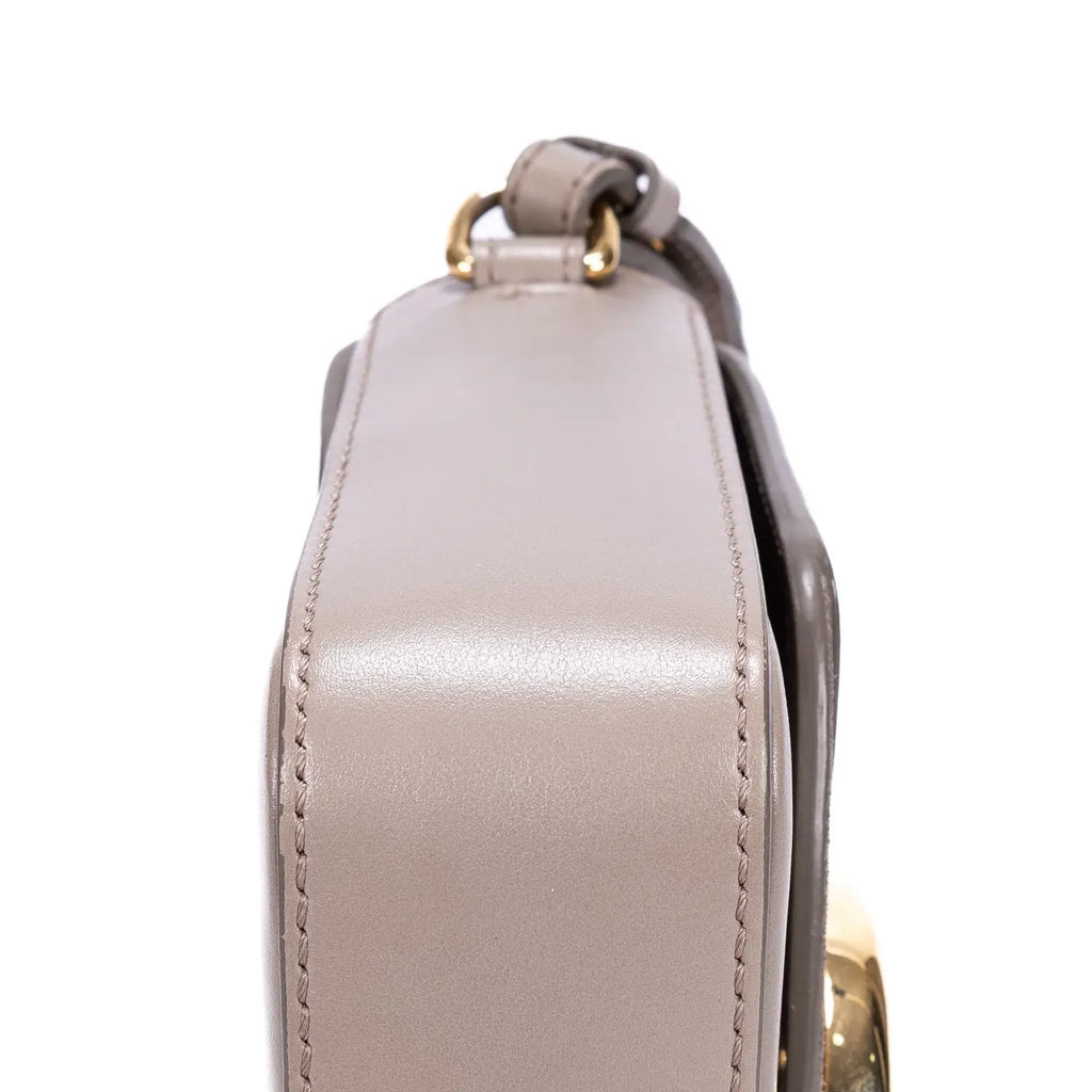 Sac bandoulière Mini C Mini cuir lisse gris