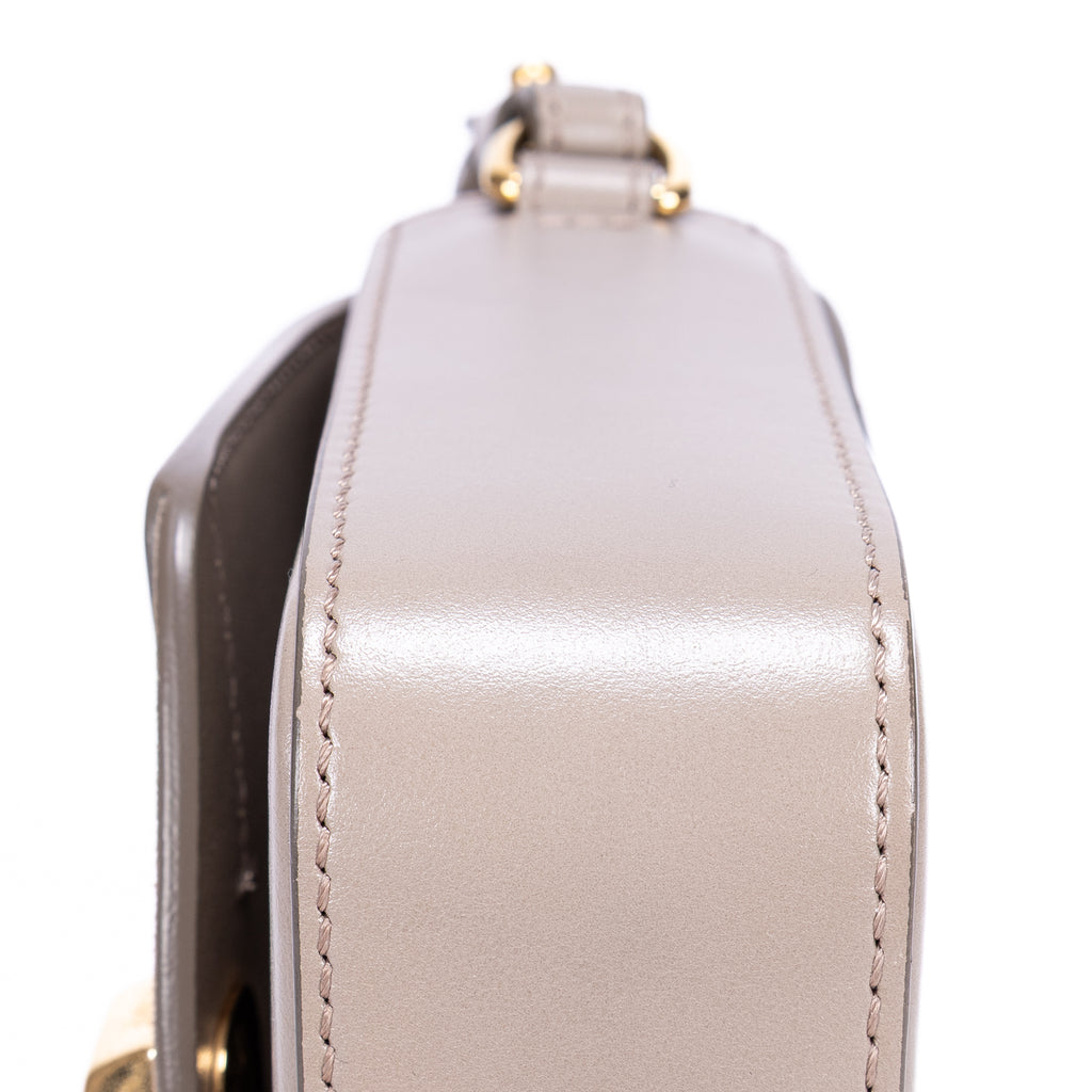 Sac porté épaule C Bag veau lisse taupe