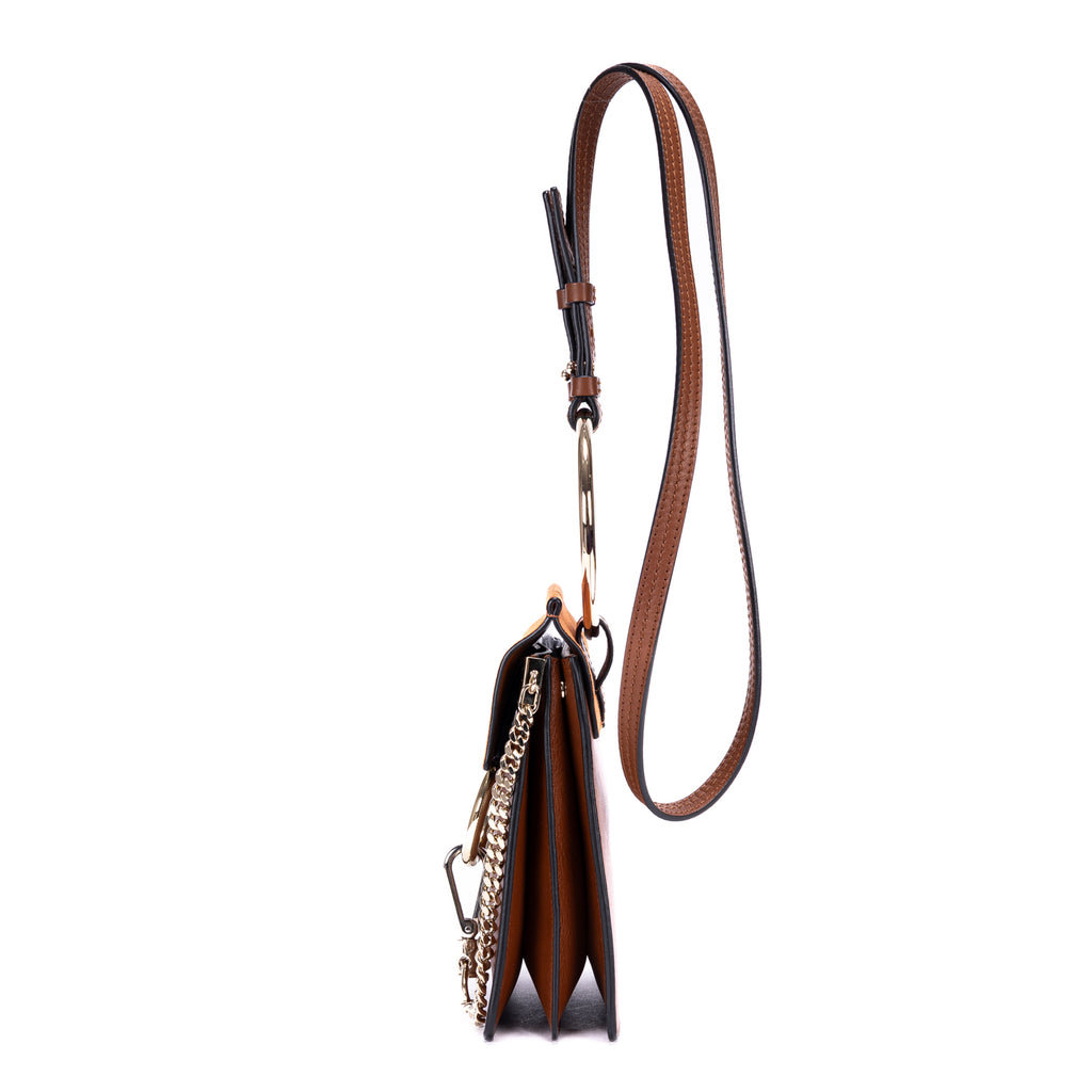 Mochila Faye Pulsera Cuero Liso Marrón/Ante