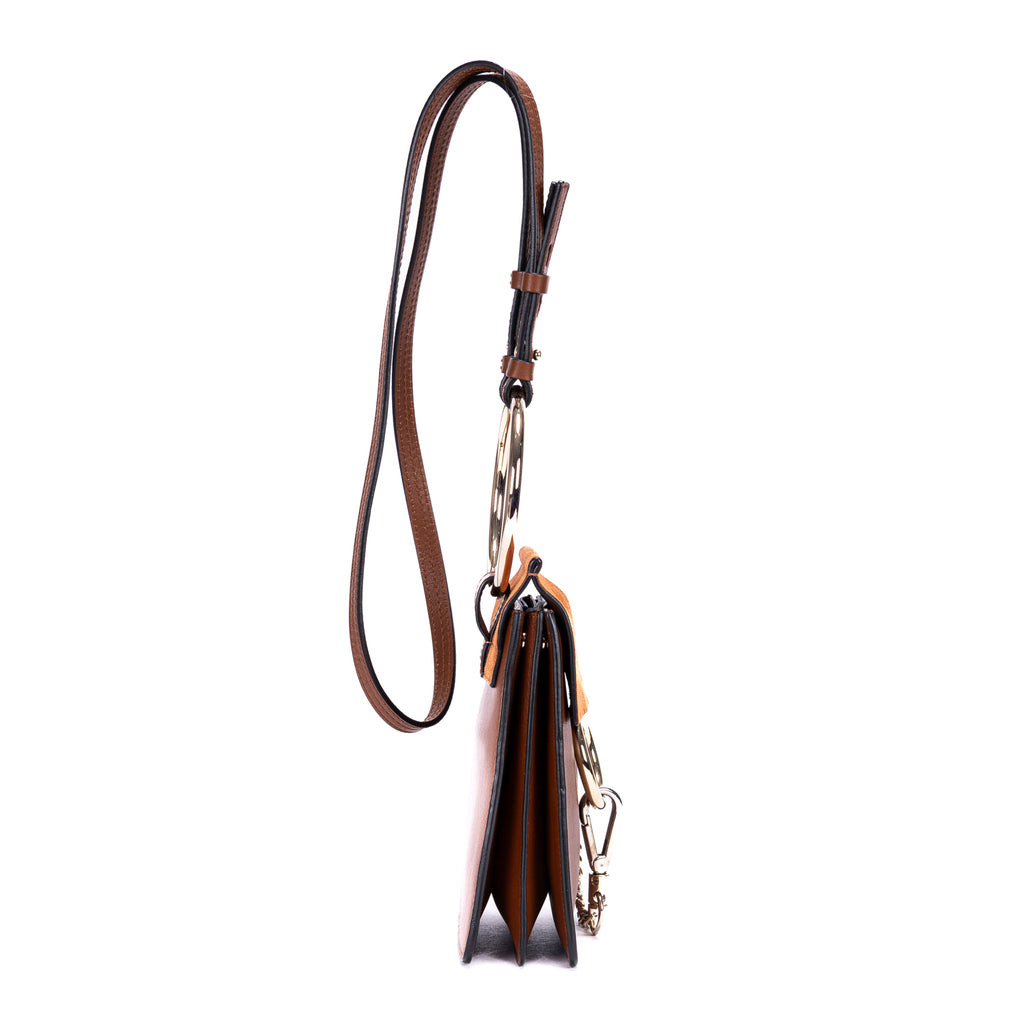 Mochila Faye Pulsera Cuero Liso Marrón/Ante