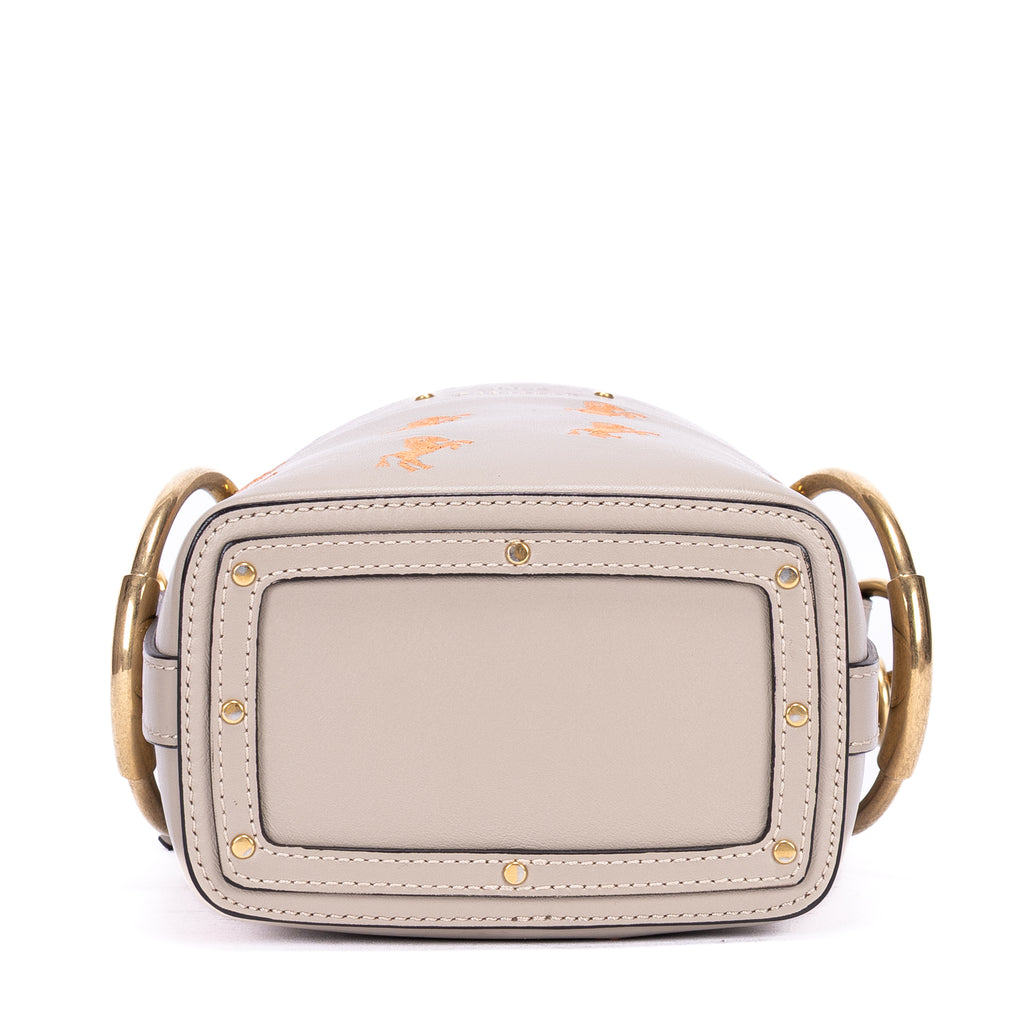 Sac bandoulière Roy Bucket en cuir de veau lisse gris