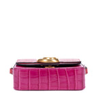 Sac bandoulière C en cuir de veau rouge gaufré crocodile